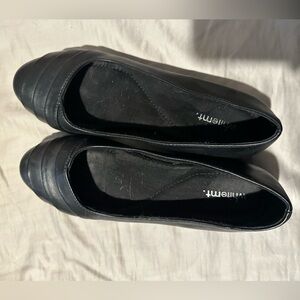 White mountain 10w black flats